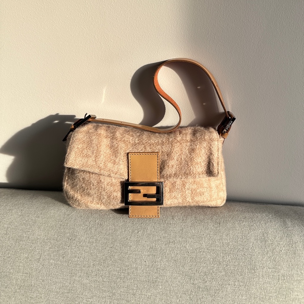FENDI | Vintage Wool Baguette - Picture 2 of 14